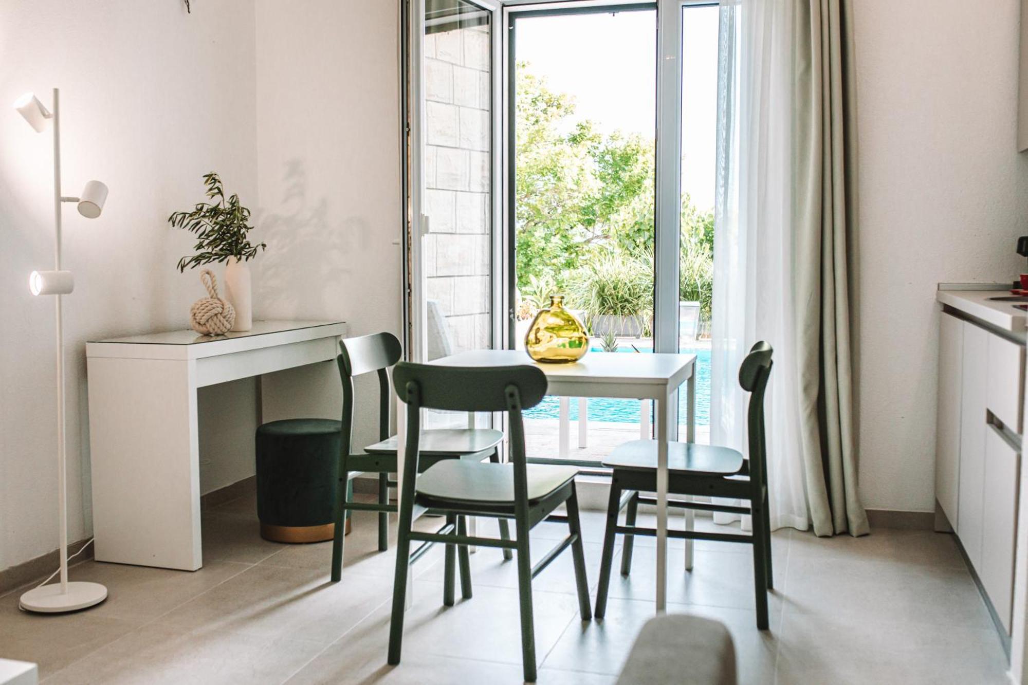 Ardura - Island **** Bol. Island Brac Apartament *
