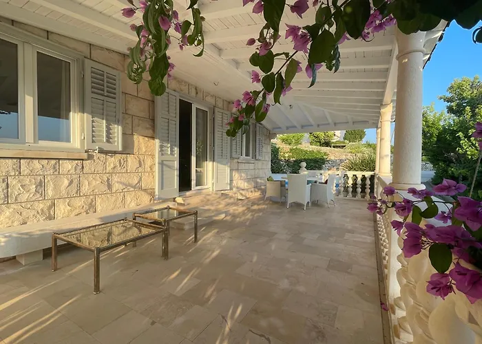 Villa Ardura - Island Holiday Residence **** Bol. Island Brac